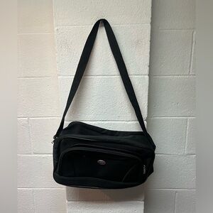 American Tourister Black Messenger Bag